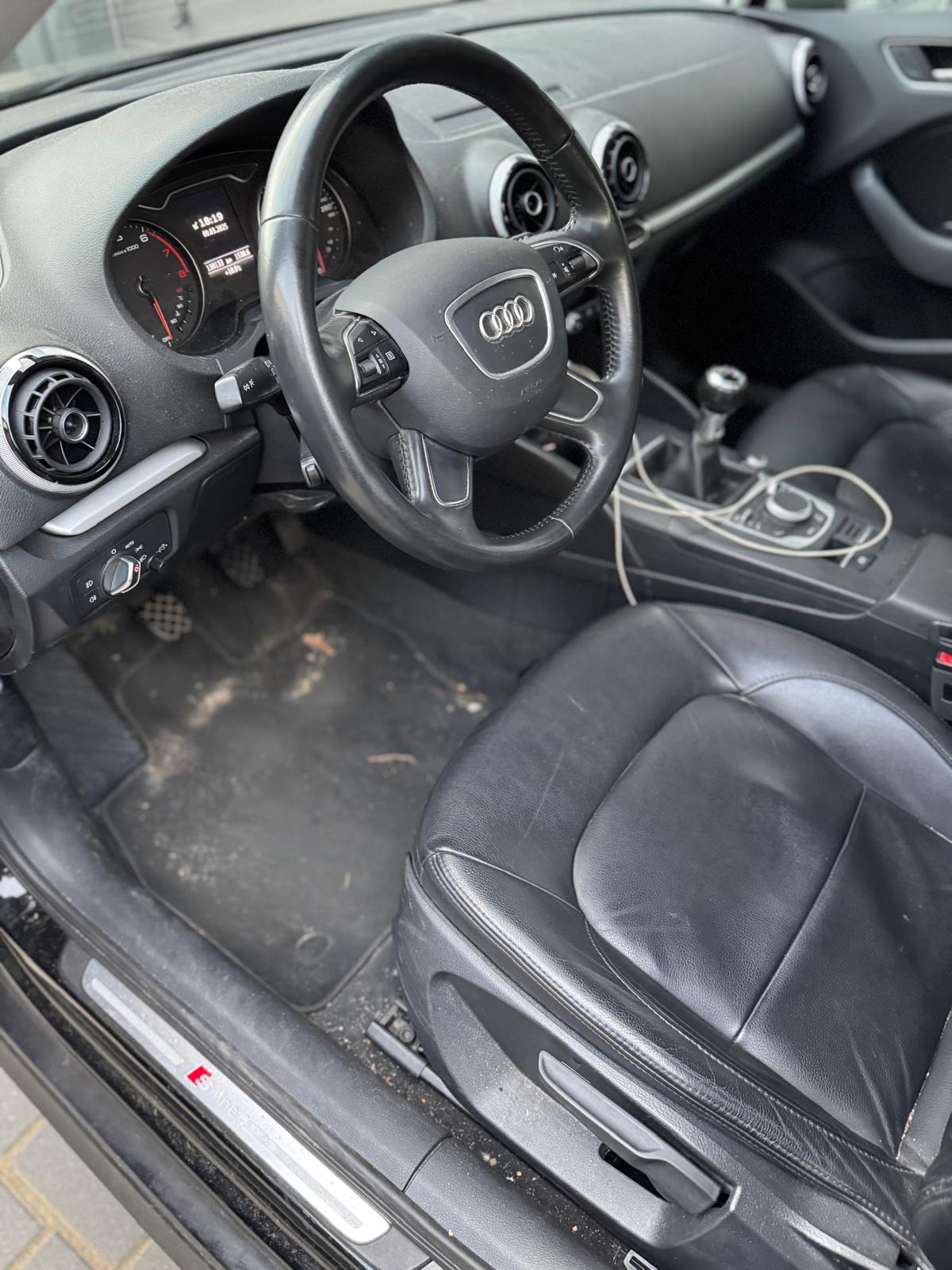 Might Car Detailing Nieuwegein Audi Binnenkant before